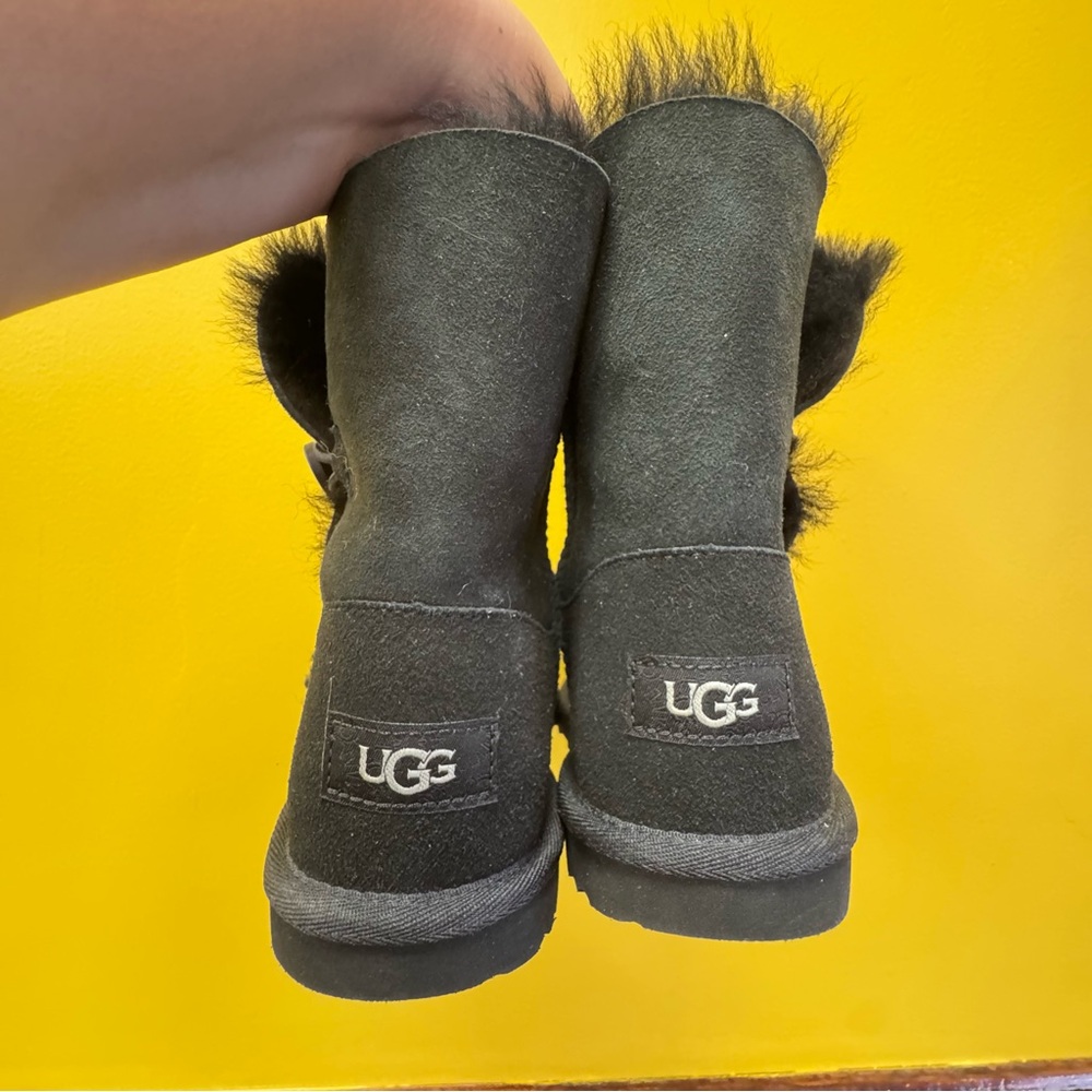 UGG Bailey Button II Women’s Charcoal Boots Size 5 Cozy Plush